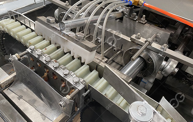 How Do They Remove The Pit From Dates With Machine?